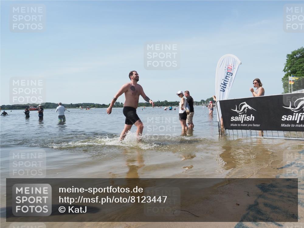 22.06.2025 - Viking Triathlon KatJ http://msf.ph/oto/8123447 22.06.2025 10:54:57 Schwimmen 305 meine-sportfotos.de