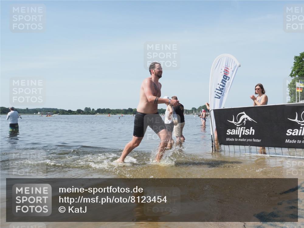 22.06.2025 - Viking Triathlon KatJ http://msf.ph/oto/8123454 22.06.2025 10:54:57 Schwimmen 305 meine-sportfotos.de