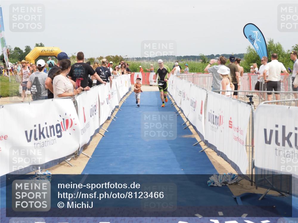 22.06.2025 - Viking Triathlon MichiJ http://msf.ph/oto/8123466 22.06.2025 15:14:29 Ziel 281 meine-sportfotos.de