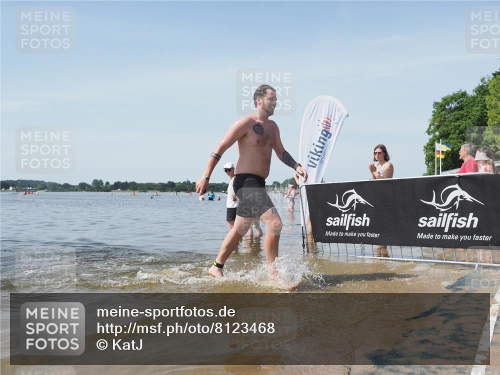22.06.2025 - Viking Triathlon KatJ http://msf.ph/oto/8123468 22.06.2025 10:54:58 Schwimmen 305 meine-sportfotos.de