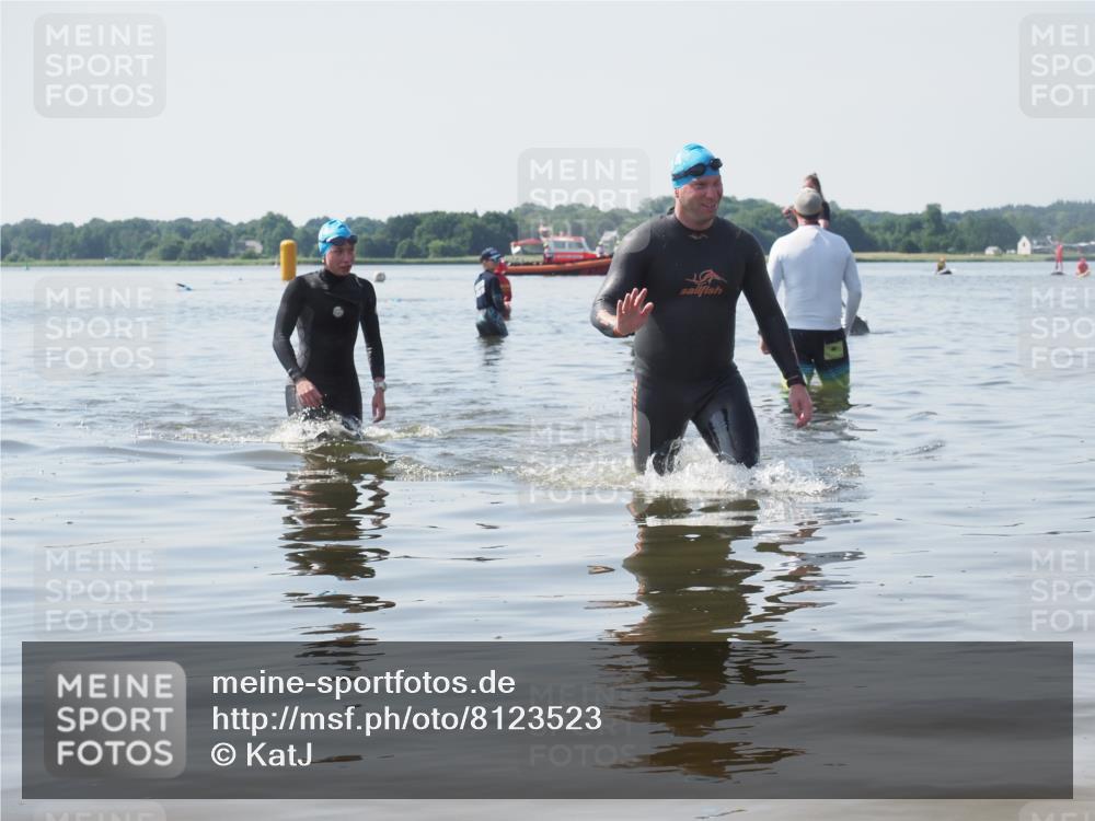 22.06.2025 - Viking Triathlon KatJ http://msf.ph/oto/8123523 22.06.2025 10:55:25 Schwimmen 246, 472 meine-sportfotos.de