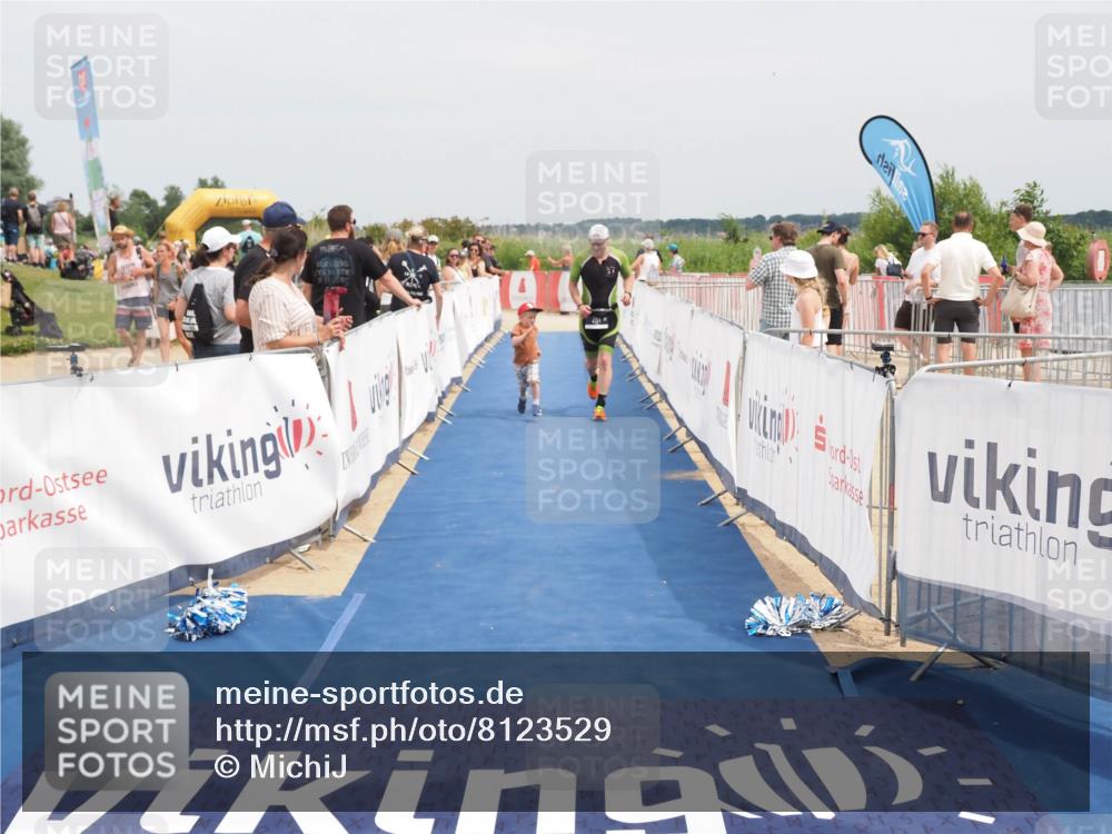 22.06.2025 - Viking Triathlon MichiJ http://msf.ph/oto/8123529 22.06.2025 15:14:30 Ziel 281 meine-sportfotos.de