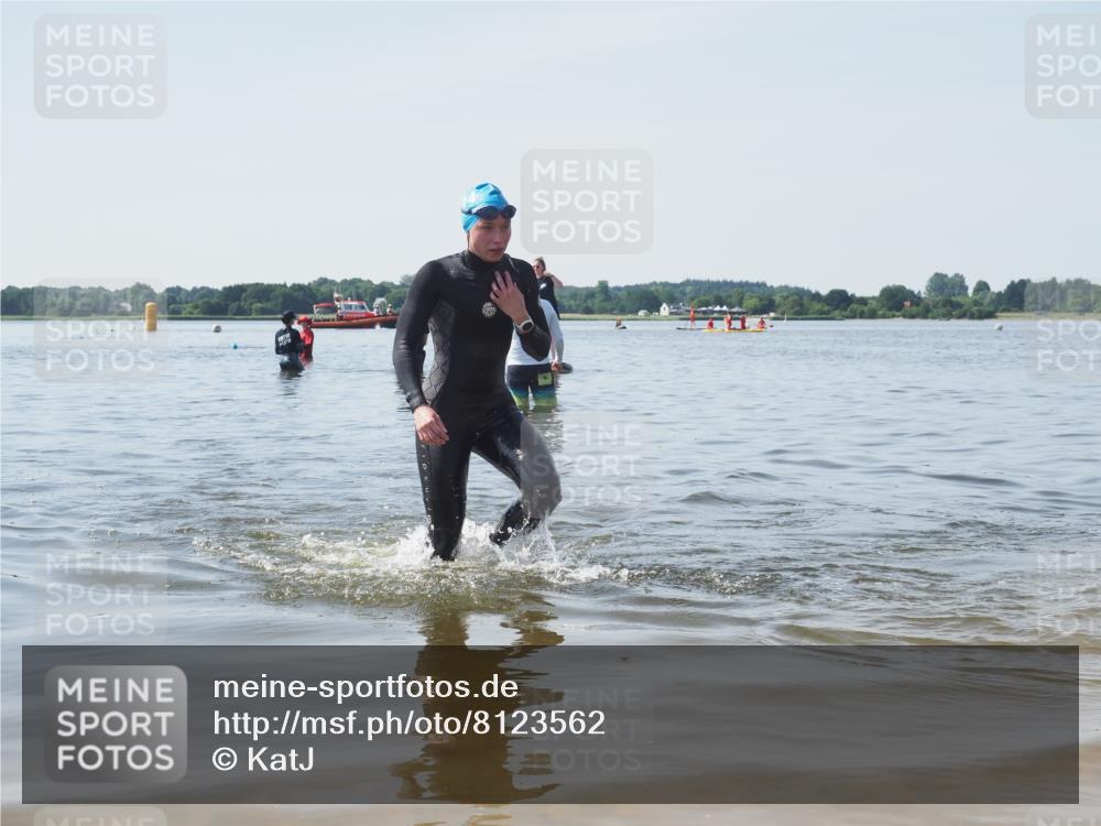 22.06.2025 - Viking Triathlon KatJ http://msf.ph/oto/8123562 22.06.2025 10:55:31 Schwimmen 246, 472 meine-sportfotos.de