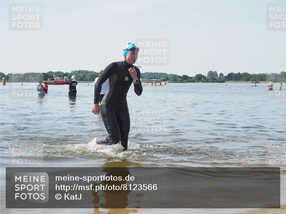 22.06.2025 - Viking Triathlon KatJ http://msf.ph/oto/8123566 22.06.2025 10:55:32 Schwimmen 246, 472 meine-sportfotos.de