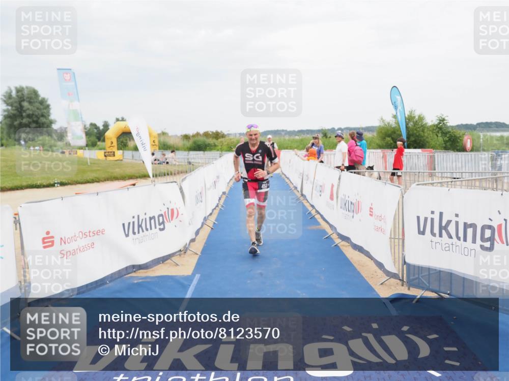 22.06.2025 - Viking Triathlon MichiJ http://msf.ph/oto/8123570 22.06.2025 17:09:41 Ziel 246, 493 meine-sportfotos.de