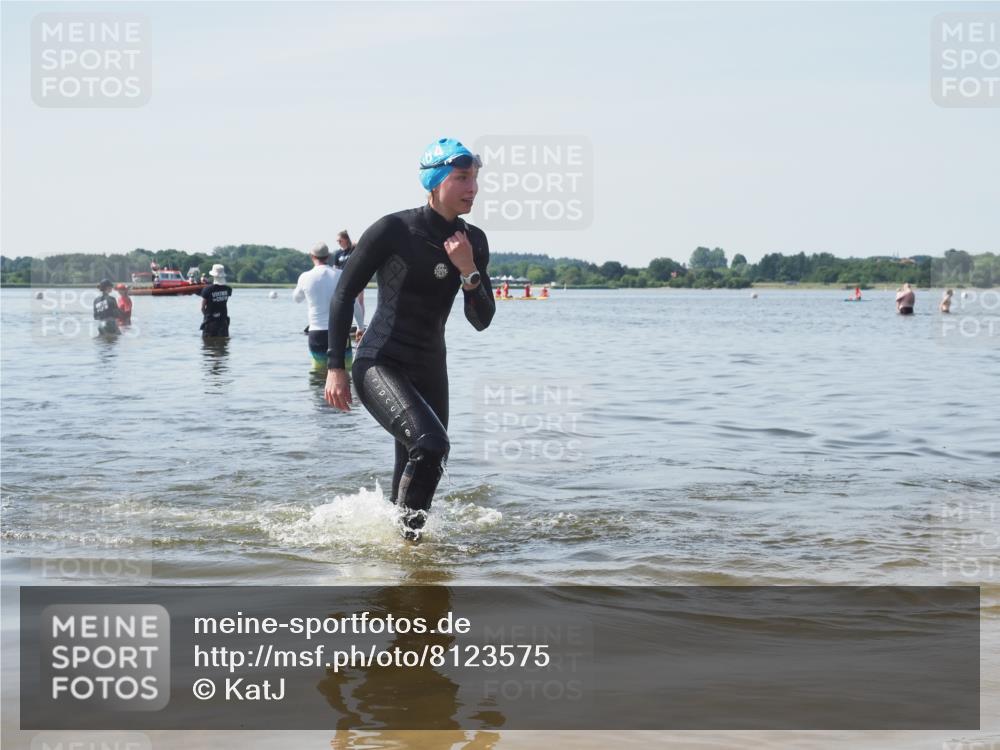 22.06.2025 - Viking Triathlon KatJ http://msf.ph/oto/8123575 22.06.2025 10:55:32 Schwimmen 246, 472 meine-sportfotos.de