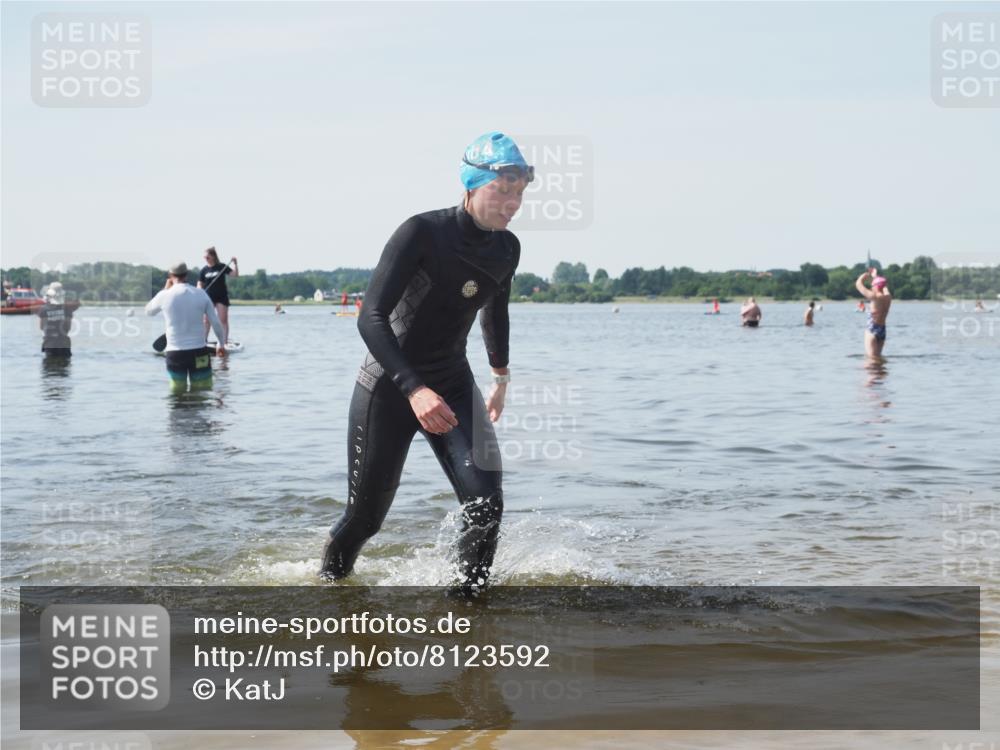 22.06.2025 - Viking Triathlon KatJ http://msf.ph/oto/8123592 22.06.2025 10:55:33 Schwimmen 246, 472 meine-sportfotos.de
