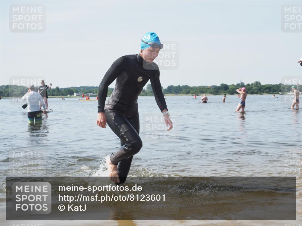 22.06.2025 - Viking Triathlon KatJ http://msf.ph/oto/8123601 22.06.2025 10:55:33 Schwimmen 246, 472 meine-sportfotos.de