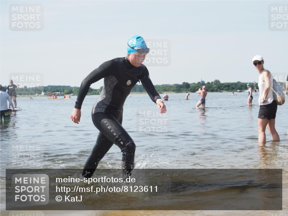 22.06.2025 - Viking Triathlon KatJ http://msf.ph/oto/8123611 22.06.2025 10:55:33 Schwimmen 246, 472 meine-sportfotos.de