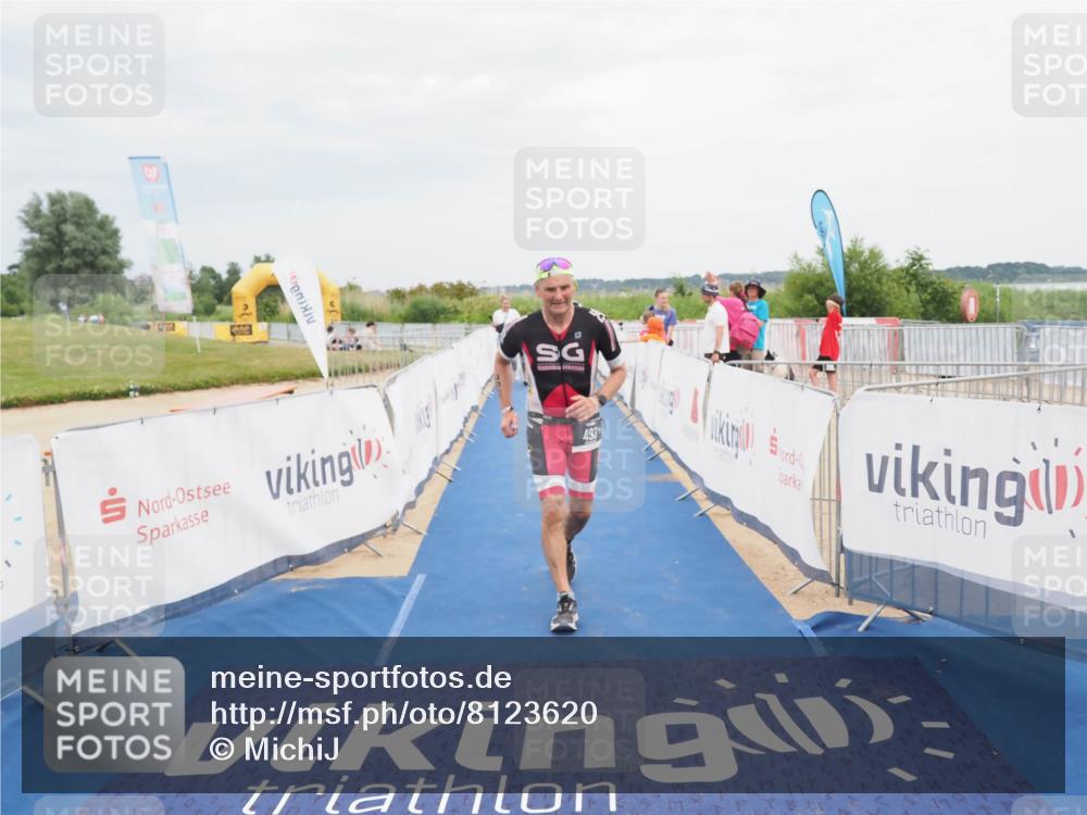 22.06.2025 - Viking Triathlon MichiJ http://msf.ph/oto/8123620 22.06.2025 17:09:42 Ziel 246, 493 meine-sportfotos.de