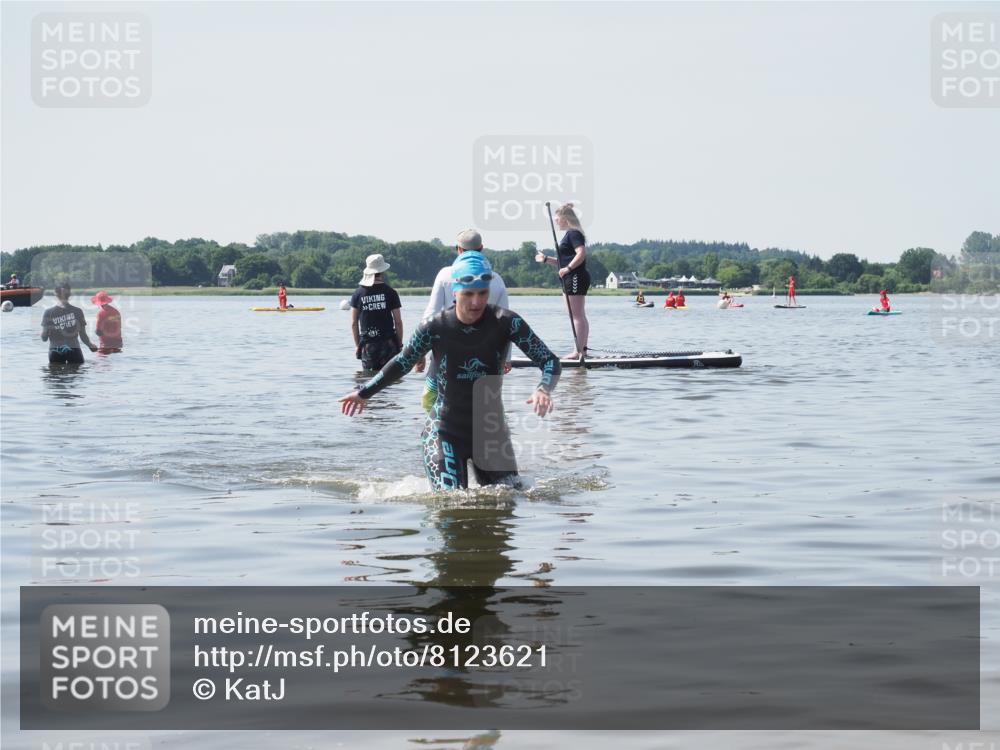 22.06.2025 - Viking Triathlon KatJ http://msf.ph/oto/8123621 22.06.2025 10:56:21 Schwimmen 499 meine-sportfotos.de