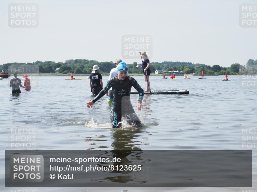 22.06.2025 - Viking Triathlon KatJ http://msf.ph/oto/8123625 22.06.2025 10:56:21 Schwimmen 499 meine-sportfotos.de