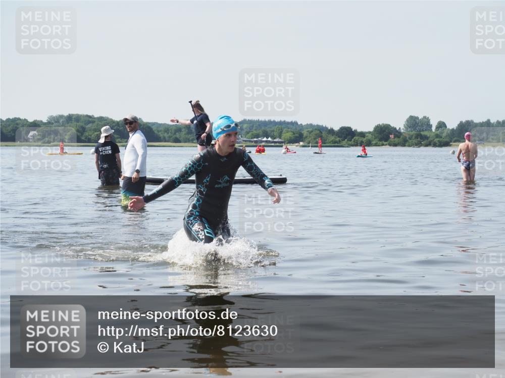 22.06.2025 - Viking Triathlon KatJ http://msf.ph/oto/8123630 22.06.2025 10:56:22 Schwimmen 499 meine-sportfotos.de