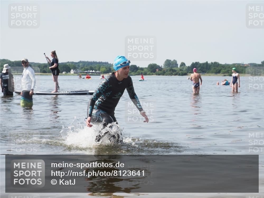 22.06.2025 - Viking Triathlon KatJ http://msf.ph/oto/8123641 22.06.2025 10:56:23 Schwimmen 499 meine-sportfotos.de