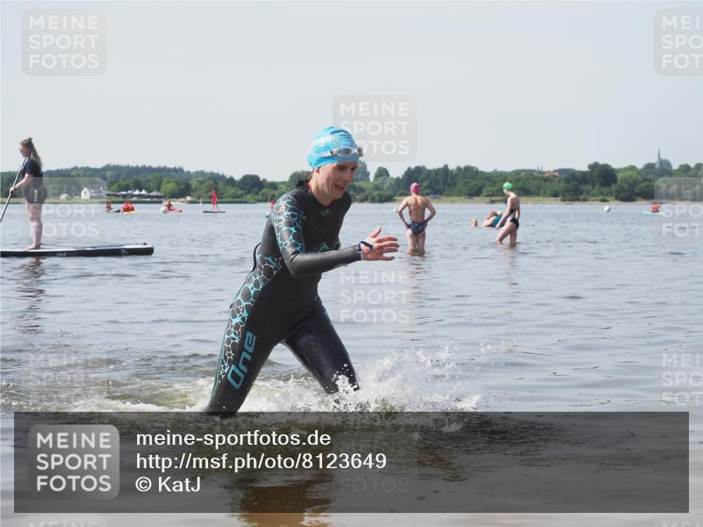 22.06.2025 - Viking Triathlon KatJ http://msf.ph/oto/8123649 22.06.2025 10:56:24 Schwimmen 499 meine-sportfotos.de