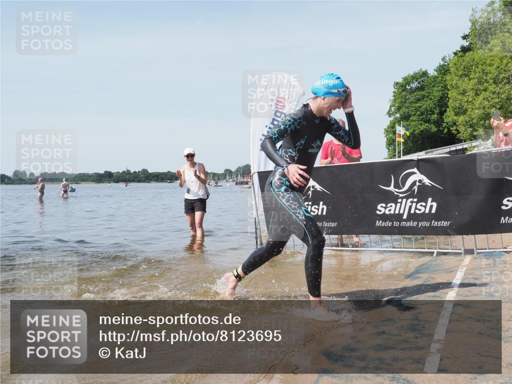 22.06.2025 - Viking Triathlon KatJ http://msf.ph/oto/8123695 22.06.2025 10:56:26 Schwimmen 499 meine-sportfotos.de
