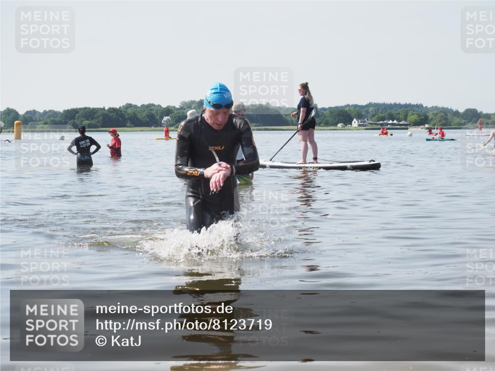 22.06.2025 - Viking Triathlon KatJ http://msf.ph/oto/8123719 22.06.2025 10:56:55 Schwimmen 363 meine-sportfotos.de