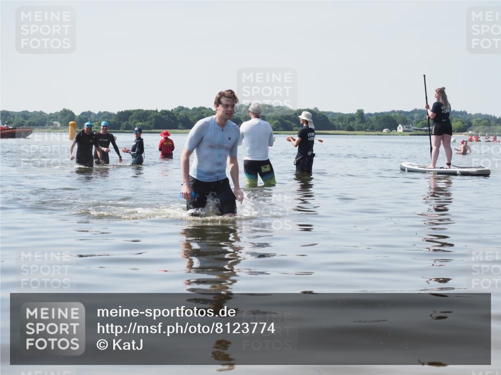 22.06.2025 - Viking Triathlon KatJ http://msf.ph/oto/8123774 22.06.2025 10:58:05 Schwimmen 357 meine-sportfotos.de