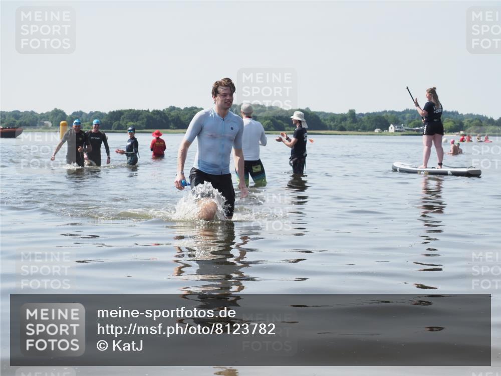 22.06.2025 - Viking Triathlon KatJ http://msf.ph/oto/8123782 22.06.2025 10:58:05 Schwimmen 357 meine-sportfotos.de