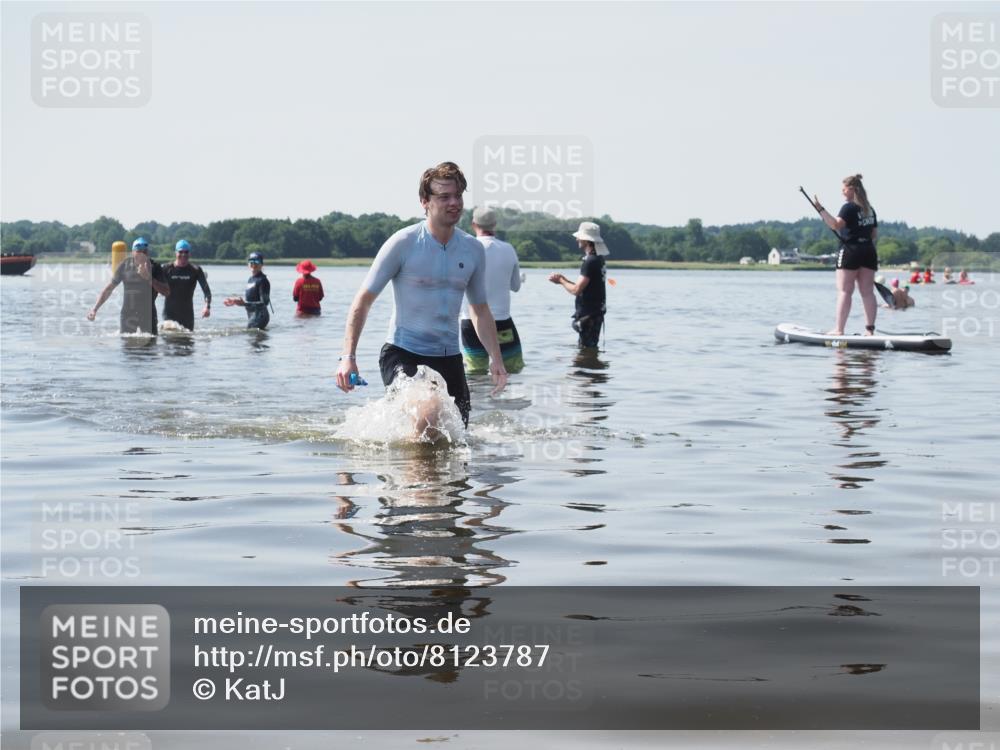 22.06.2025 - Viking Triathlon KatJ http://msf.ph/oto/8123787 22.06.2025 10:58:05 Schwimmen 357 meine-sportfotos.de
