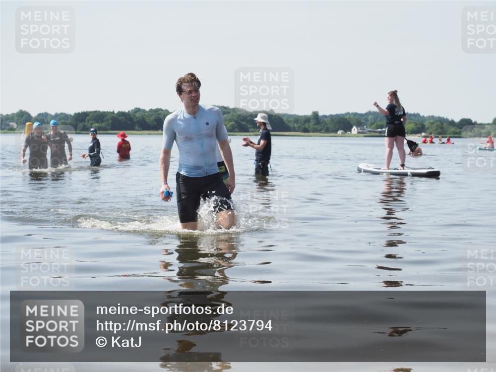 22.06.2025 - Viking Triathlon KatJ http://msf.ph/oto/8123794 22.06.2025 10:58:06 Schwimmen 357, 359, 403 meine-sportfotos.de