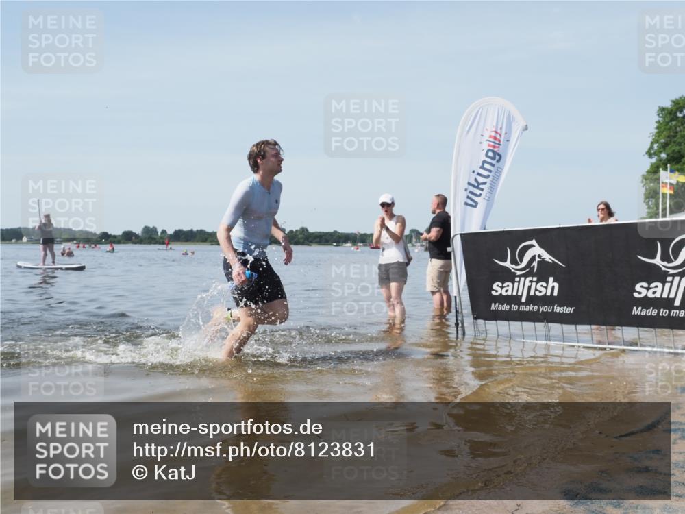 22.06.2025 - Viking Triathlon KatJ http://msf.ph/oto/8123831 22.06.2025 10:58:10 Schwimmen 357, 359, 403 meine-sportfotos.de