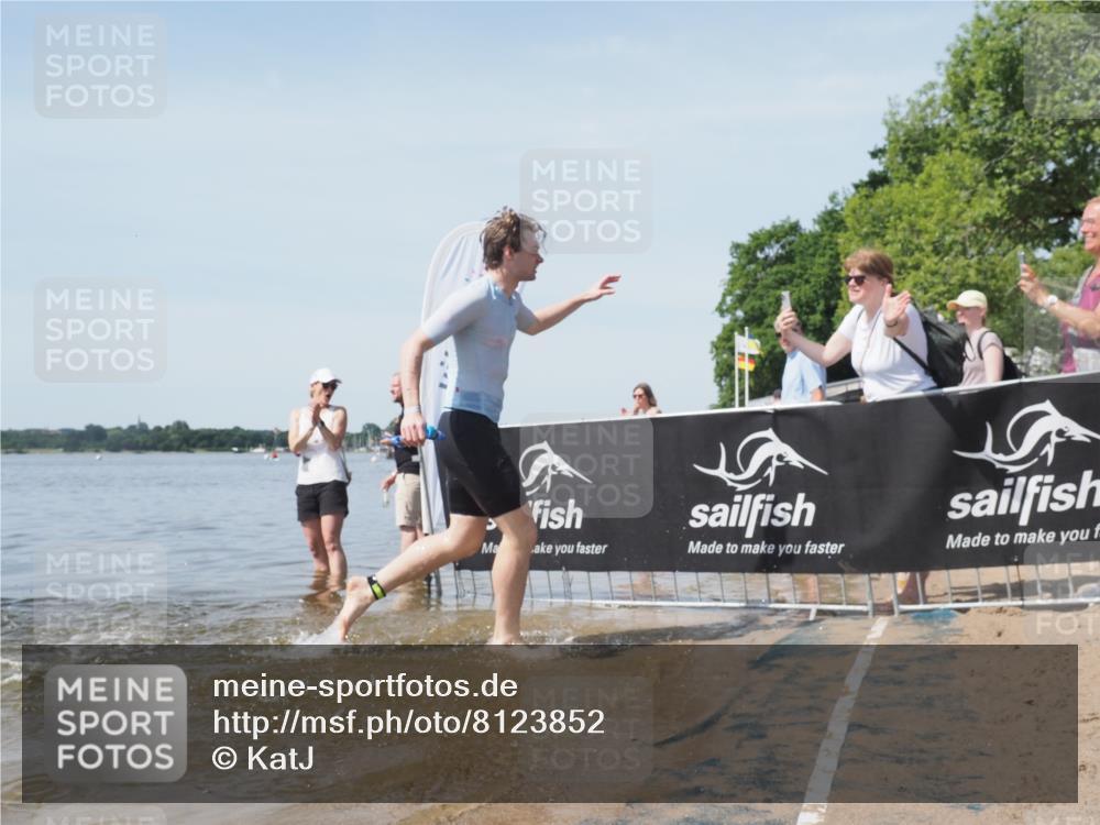 22.06.2025 - Viking Triathlon KatJ http://msf.ph/oto/8123852 22.06.2025 10:58:11 Schwimmen 357, 359, 403 meine-sportfotos.de