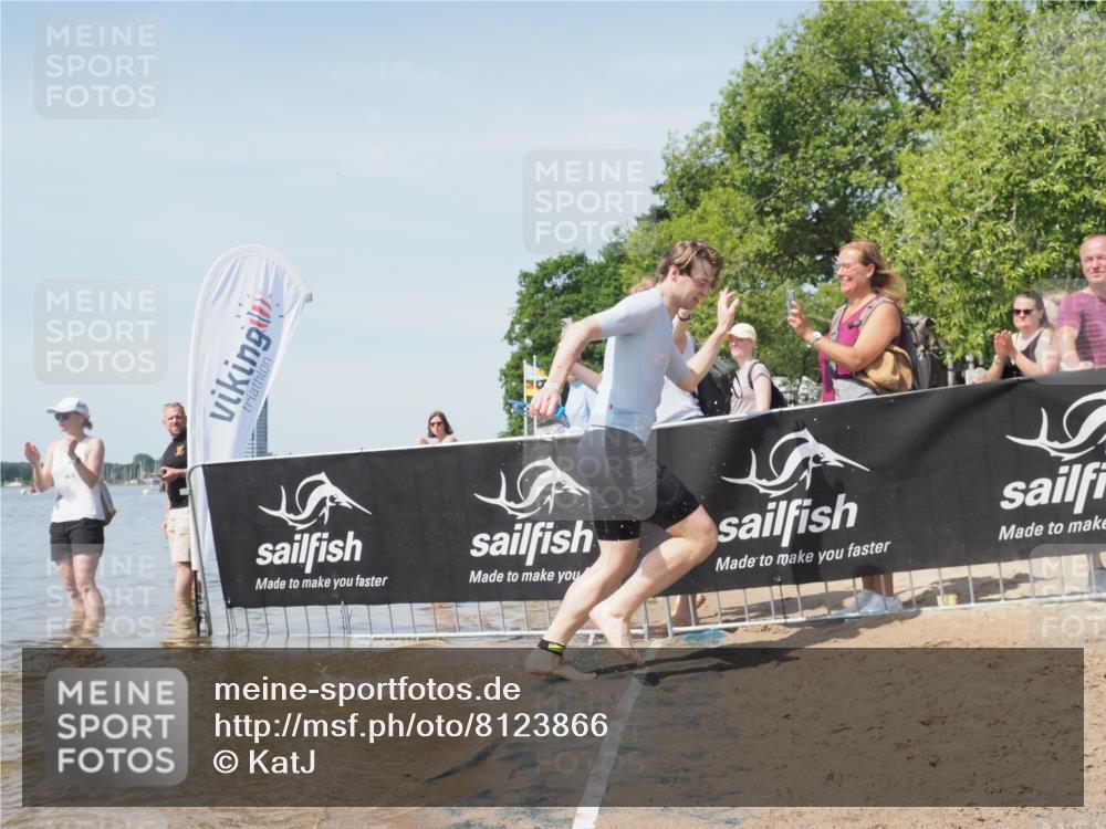 22.06.2025 - Viking Triathlon KatJ http://msf.ph/oto/8123866 22.06.2025 10:58:11 Schwimmen 357, 359, 403 meine-sportfotos.de