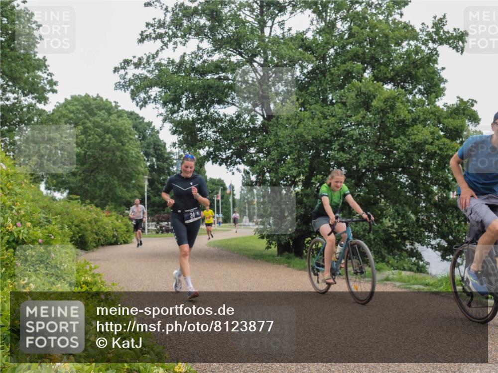 22.06.2025 - Viking Triathlon KatJ http://msf.ph/oto/8123877 22.06.2025 15:19:46 Laufen 24 meine-sportfotos.de