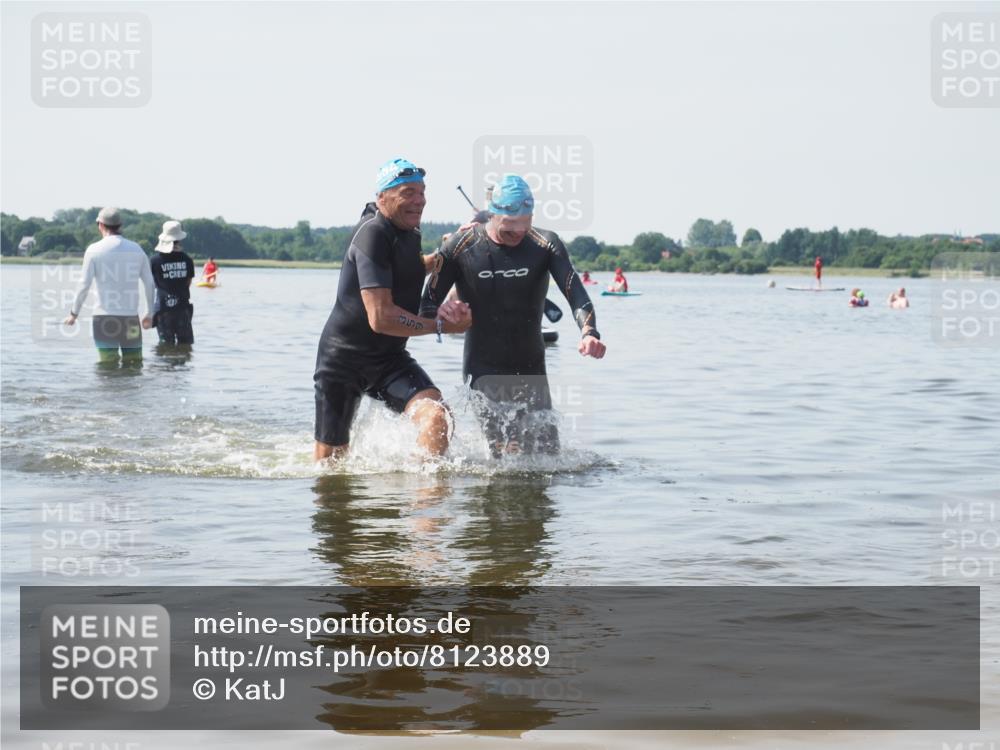 22.06.2025 - Viking Triathlon KatJ http://msf.ph/oto/8123889 22.06.2025 10:58:20 Schwimmen 359, 403 meine-sportfotos.de