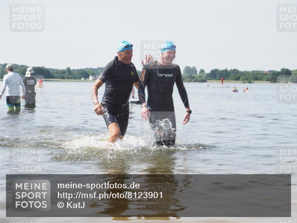 22.06.2025 - Viking Triathlon KatJ http://msf.ph/oto/8123901 22.06.2025 10:58:21 Schwimmen 359, 403 meine-sportfotos.de