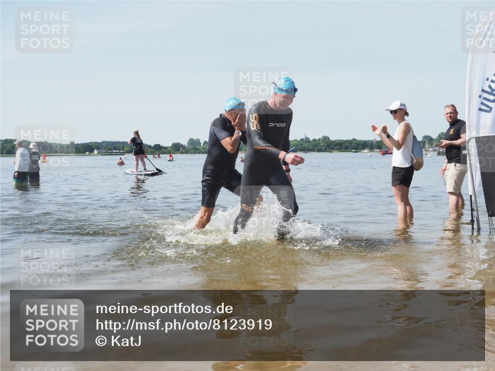 22.06.2025 - Viking Triathlon KatJ http://msf.ph/oto/8123919 22.06.2025 10:58:23 Schwimmen 359, 403 meine-sportfotos.de