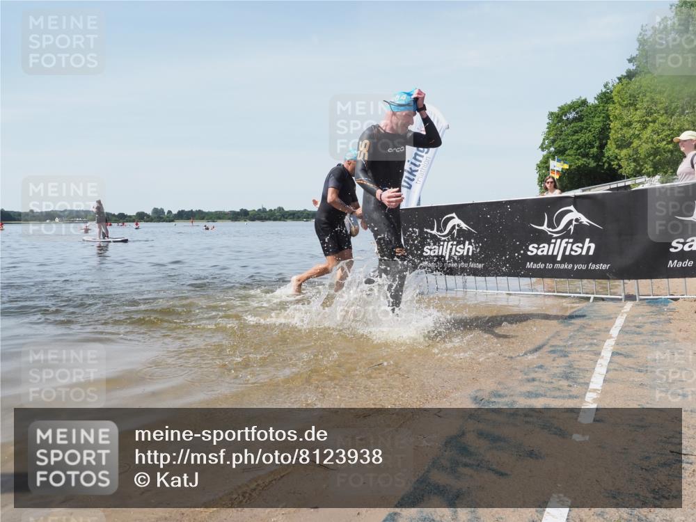 22.06.2025 - Viking Triathlon KatJ http://msf.ph/oto/8123938 22.06.2025 10:58:24 Schwimmen 359, 403 meine-sportfotos.de