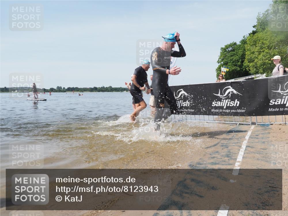 22.06.2025 - Viking Triathlon KatJ http://msf.ph/oto/8123943 22.06.2025 10:58:24 Schwimmen 359, 403 meine-sportfotos.de