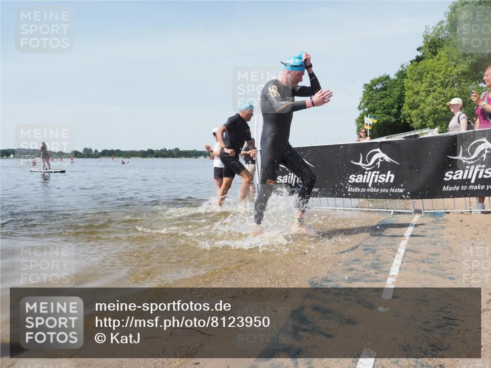 22.06.2025 - Viking Triathlon KatJ http://msf.ph/oto/8123950 22.06.2025 10:58:24 Schwimmen 359, 403 meine-sportfotos.de