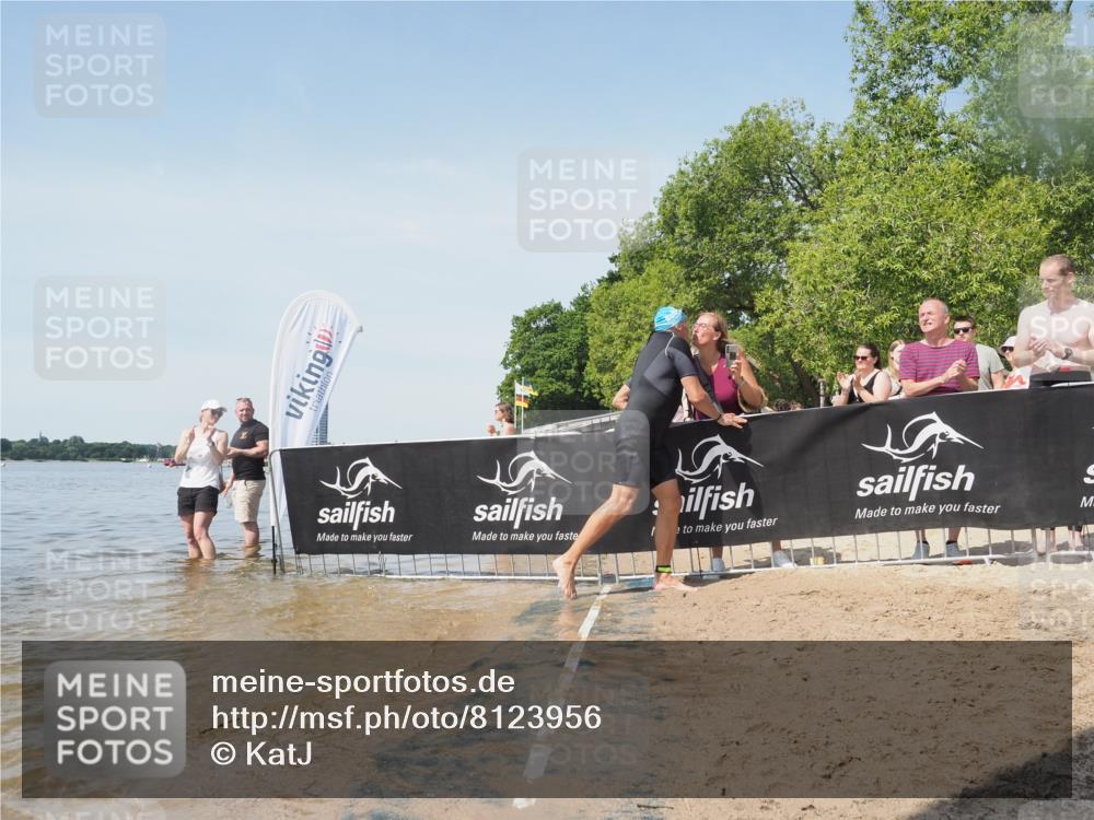 22.06.2025 - Viking Triathlon KatJ http://msf.ph/oto/8123956 22.06.2025 10:58:26 Schwimmen 359, 403 meine-sportfotos.de