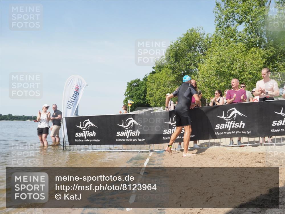 22.06.2025 - Viking Triathlon KatJ http://msf.ph/oto/8123964 22.06.2025 10:58:27 Schwimmen 359, 403 meine-sportfotos.de