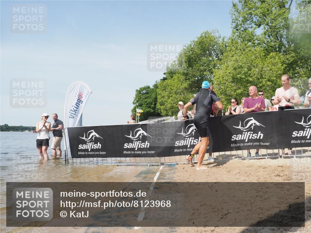 22.06.2025 - Viking Triathlon KatJ http://msf.ph/oto/8123968 22.06.2025 10:58:27 Schwimmen 359, 403 meine-sportfotos.de