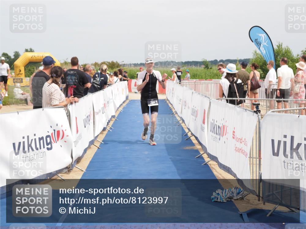 22.06.2025 - Viking Triathlon MichiJ http://msf.ph/oto/8123997 22.06.2025 15:14:53 Ziel 264, 377 meine-sportfotos.de