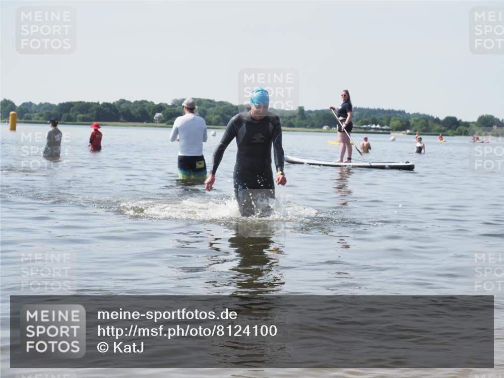 22.06.2025 - Viking Triathlon KatJ http://msf.ph/oto/8124100 22.06.2025 10:59:06 Schwimmen 222, 234 meine-sportfotos.de
