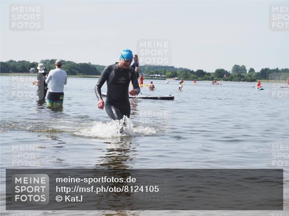 22.06.2025 - Viking Triathlon KatJ http://msf.ph/oto/8124105 22.06.2025 10:59:07 Schwimmen 222, 234 meine-sportfotos.de