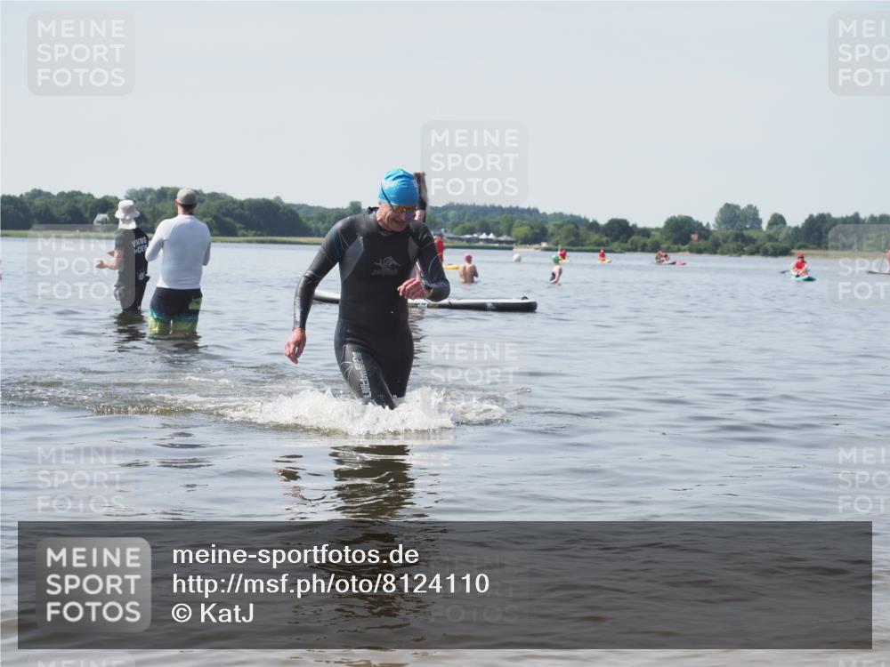 22.06.2025 - Viking Triathlon KatJ http://msf.ph/oto/8124110 22.06.2025 10:59:07 Schwimmen 222, 234 meine-sportfotos.de