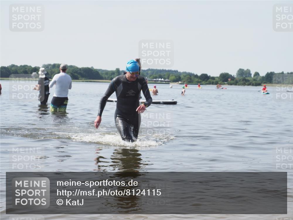 22.06.2025 - Viking Triathlon KatJ http://msf.ph/oto/8124115 22.06.2025 10:59:07 Schwimmen 222, 234 meine-sportfotos.de