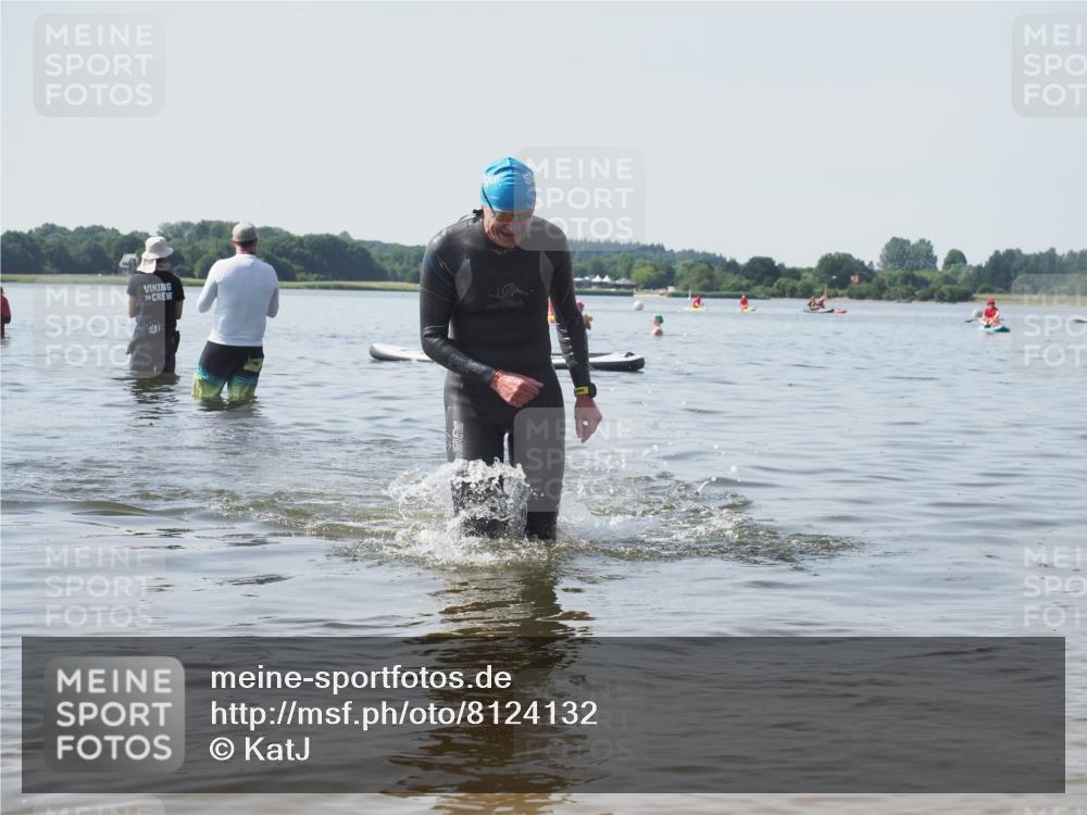 22.06.2025 - Viking Triathlon KatJ http://msf.ph/oto/8124132 22.06.2025 10:59:08 Schwimmen 222, 234 meine-sportfotos.de