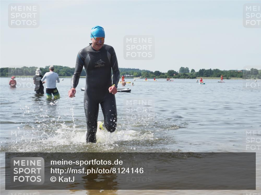 22.06.2025 - Viking Triathlon KatJ http://msf.ph/oto/8124146 22.06.2025 10:59:10 Schwimmen 222, 234 meine-sportfotos.de
