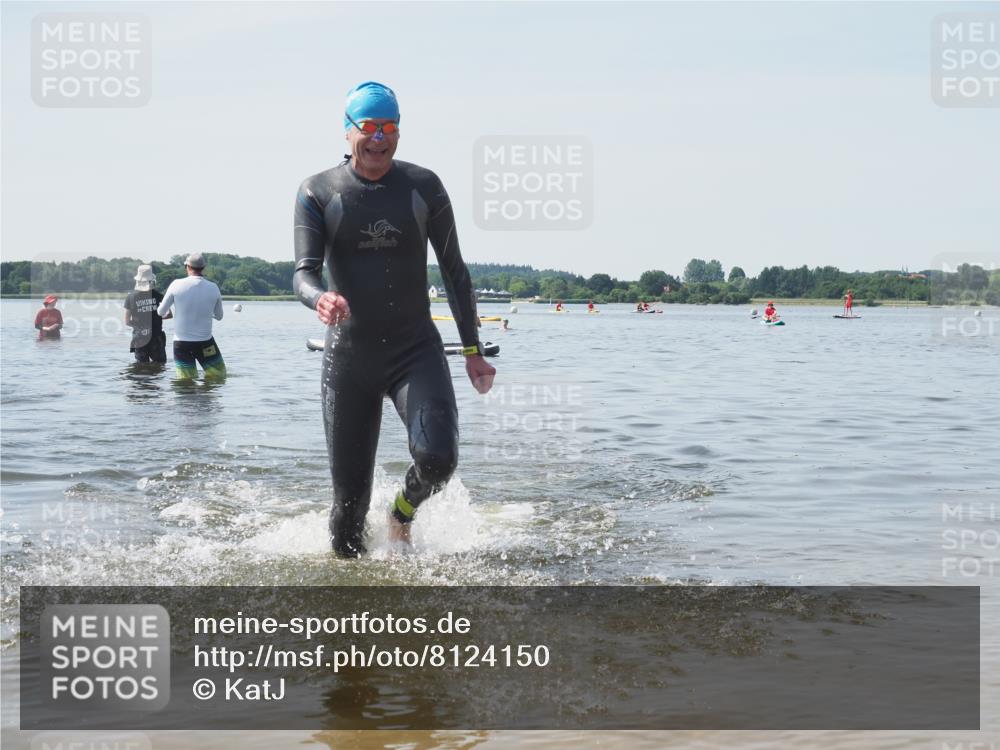 22.06.2025 - Viking Triathlon KatJ http://msf.ph/oto/8124150 22.06.2025 10:59:10 Schwimmen 222, 234 meine-sportfotos.de