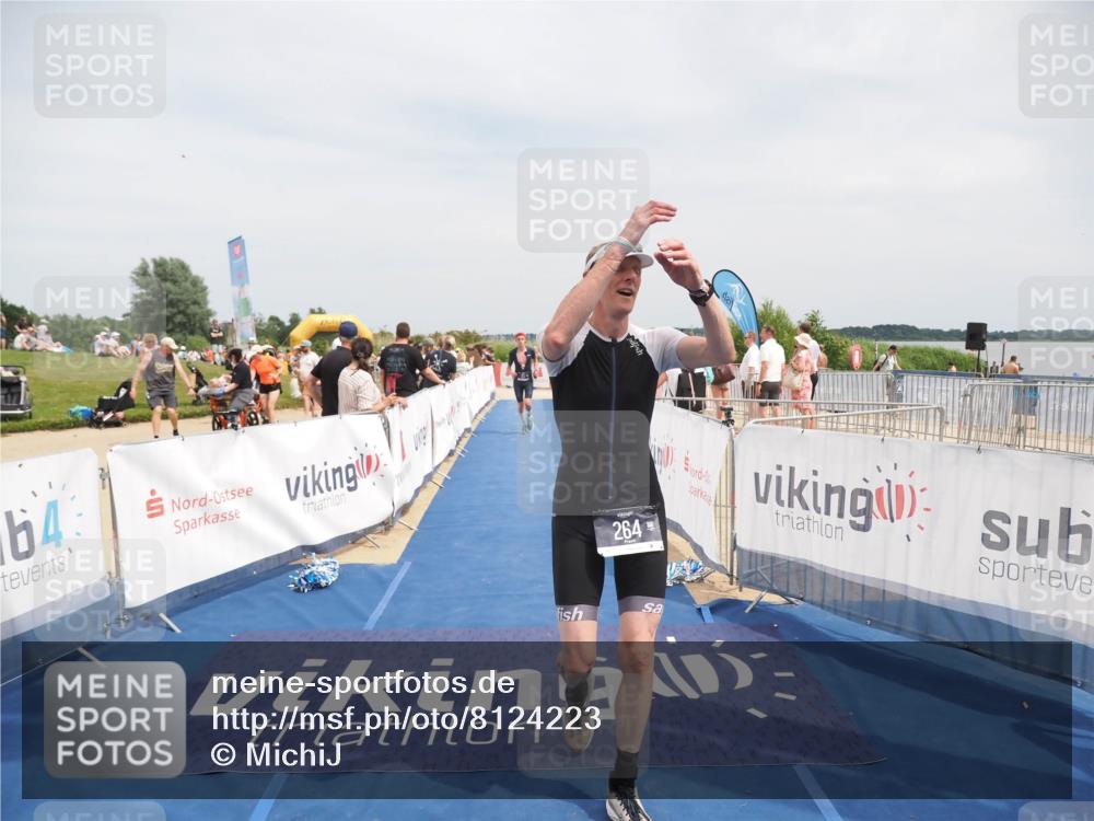 22.06.2025 - Viking Triathlon MichiJ http://msf.ph/oto/8124223 22.06.2025 15:14:56 Ziel 264, 377 meine-sportfotos.de