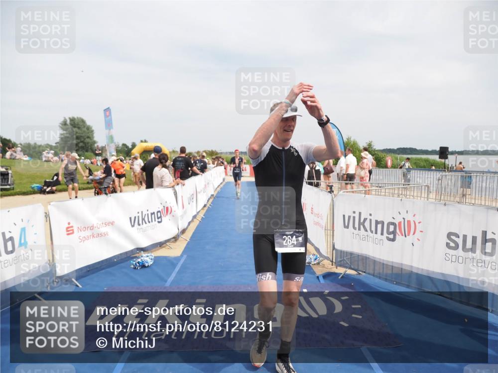 22.06.2025 - Viking Triathlon MichiJ http://msf.ph/oto/8124231 22.06.2025 15:14:57 Ziel 264, 377 meine-sportfotos.de