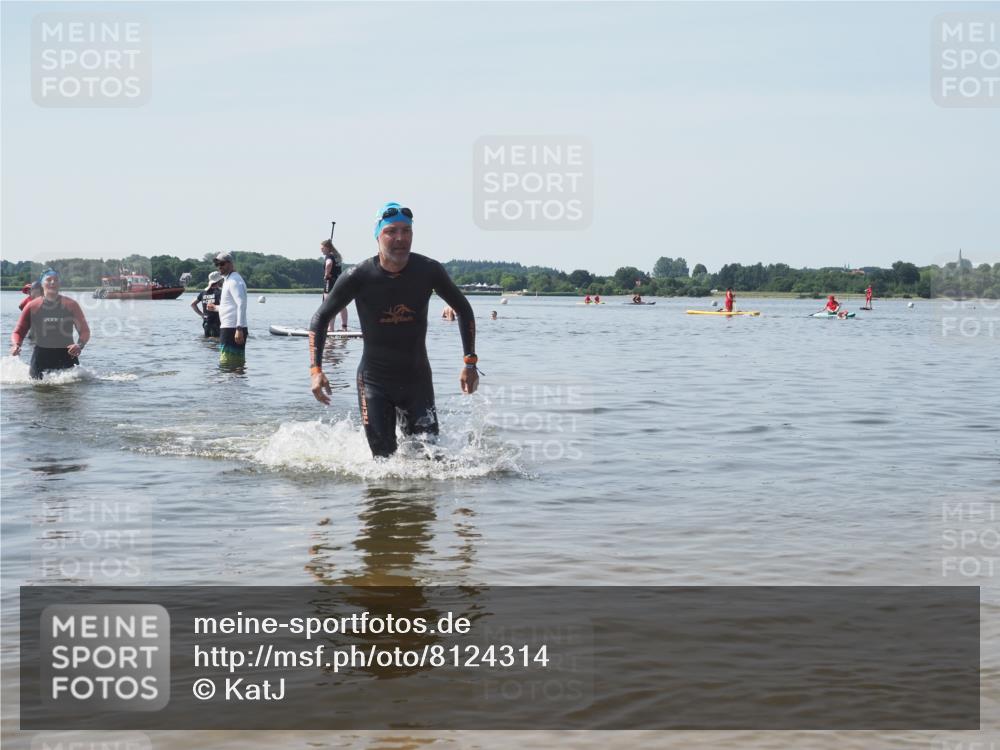 22.06.2025 - Viking Triathlon KatJ http://msf.ph/oto/8124314 22.06.2025 10:59:32 Schwimmen 459, 476 meine-sportfotos.de