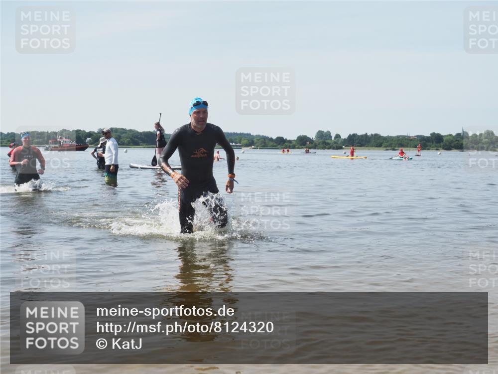 22.06.2025 - Viking Triathlon KatJ http://msf.ph/oto/8124320 22.06.2025 10:59:32 Schwimmen 459, 476 meine-sportfotos.de